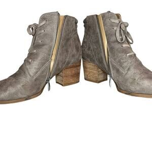 Franco Sarto Marissa Suede Feel Ankle Lace Up Boots small heel grey sz 11